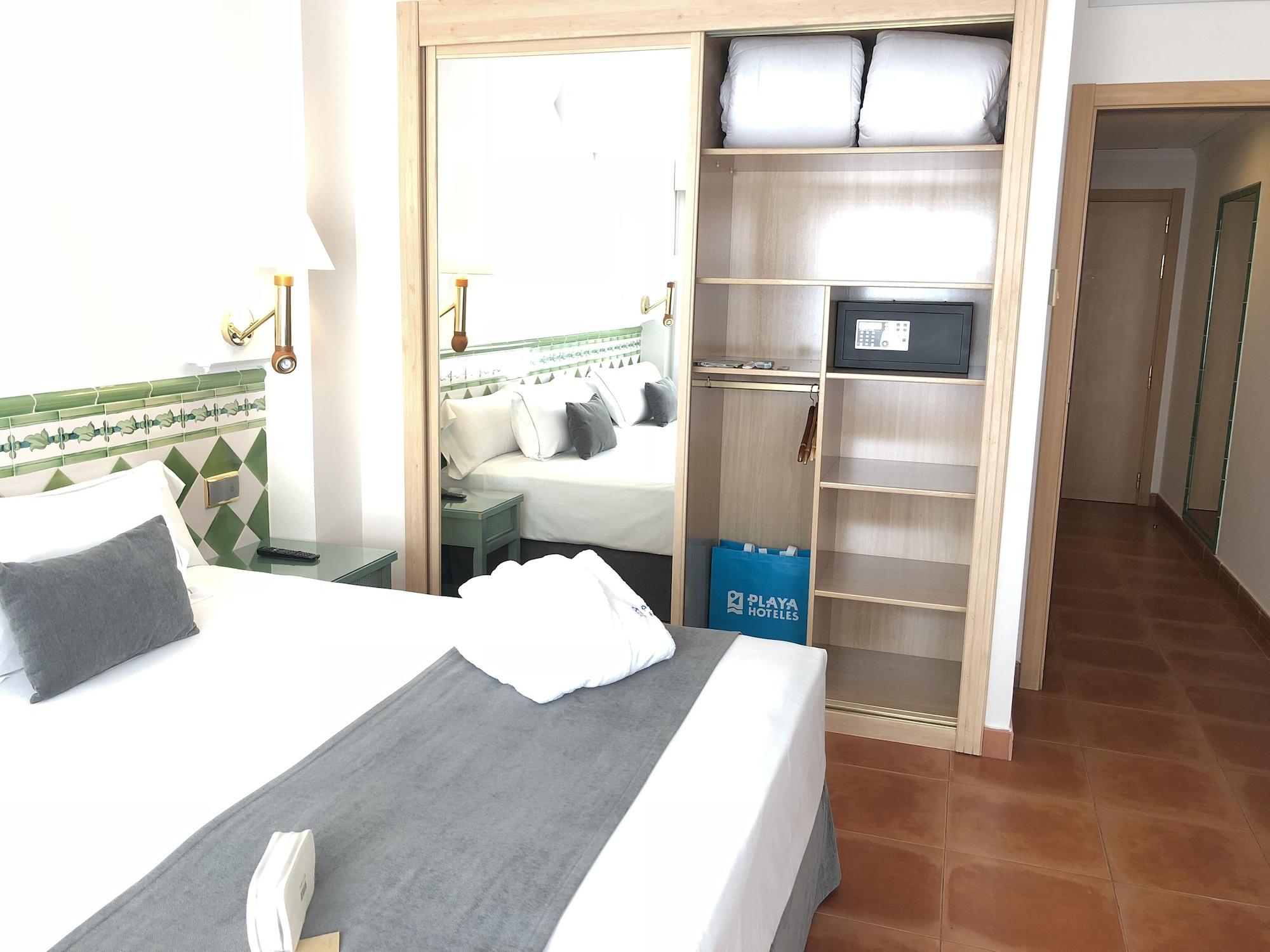 Playacalida Hotel 4*
